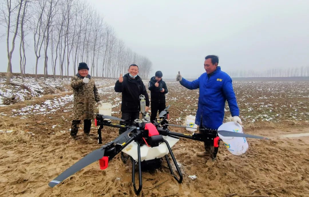 突破 3 万亩！小麦追肥新选择，农户飞手都爱极飞P100农业无人机